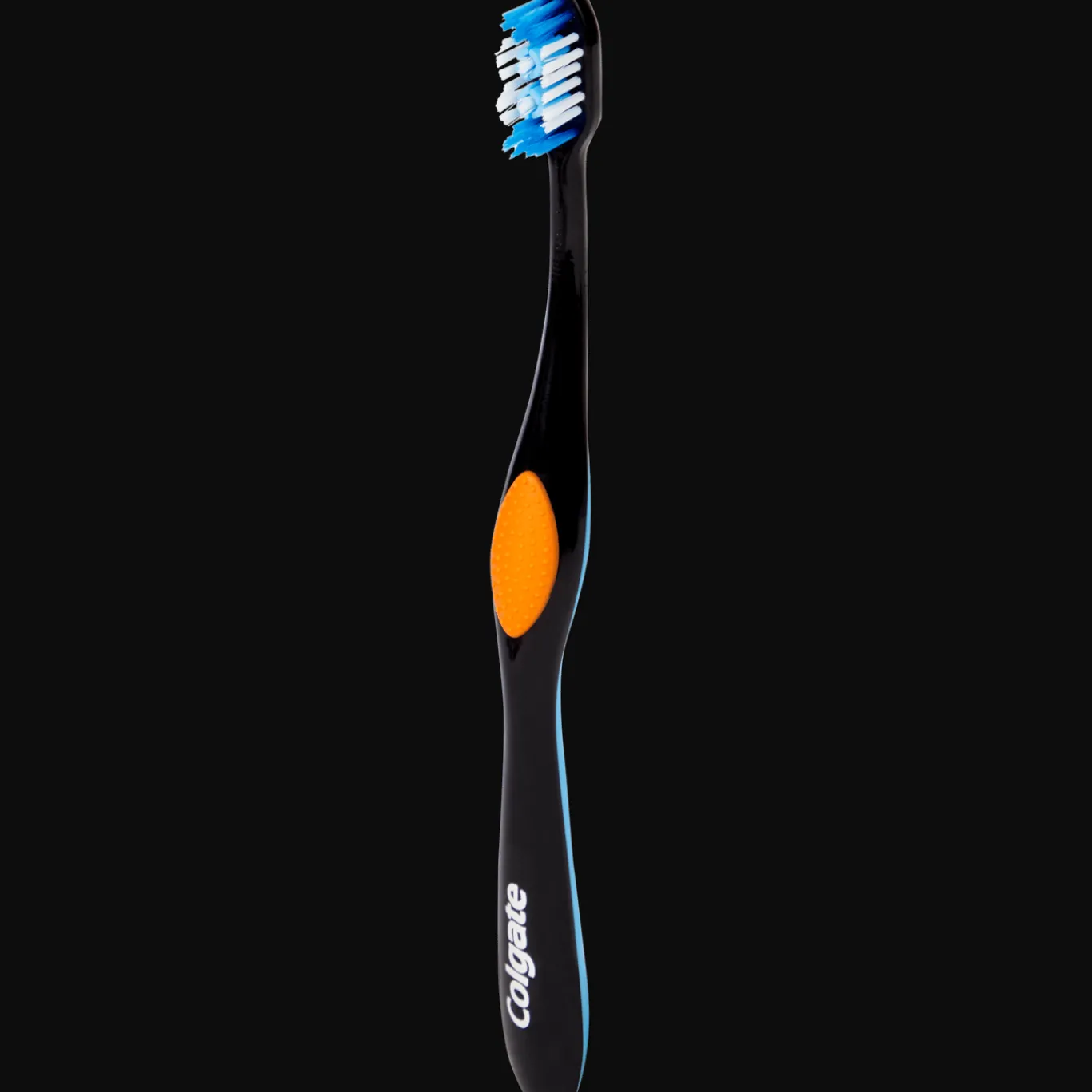 Colgate Brosse à dents 360º Fresh 'N Protect* Soins Buccaux