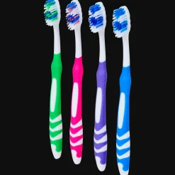 Action Brosses à dents* Soins Buccaux