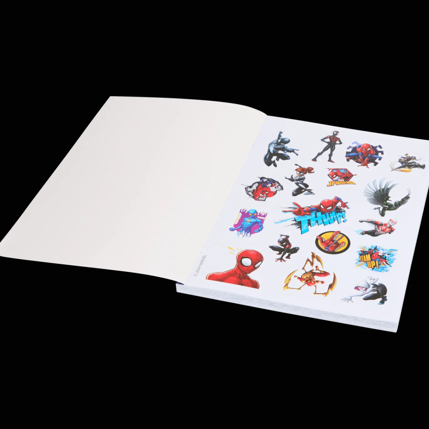 Action Livre de coloriage avec autocollants Disney* Coloriage Et Dessin
