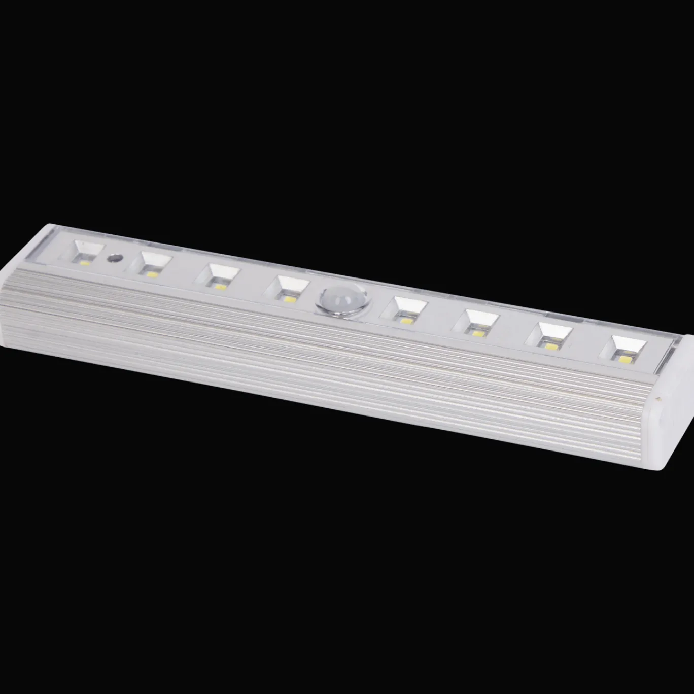 Action Réglette LED à détecteur de mouvement* Éclairage